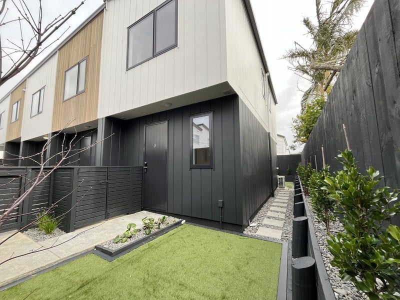 131 Lancaster Road, Beach Haven, Auckland - Carousel 1