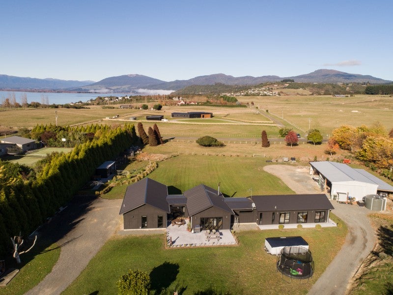 11 Riverpark Drive, Turangi - Carousel 1