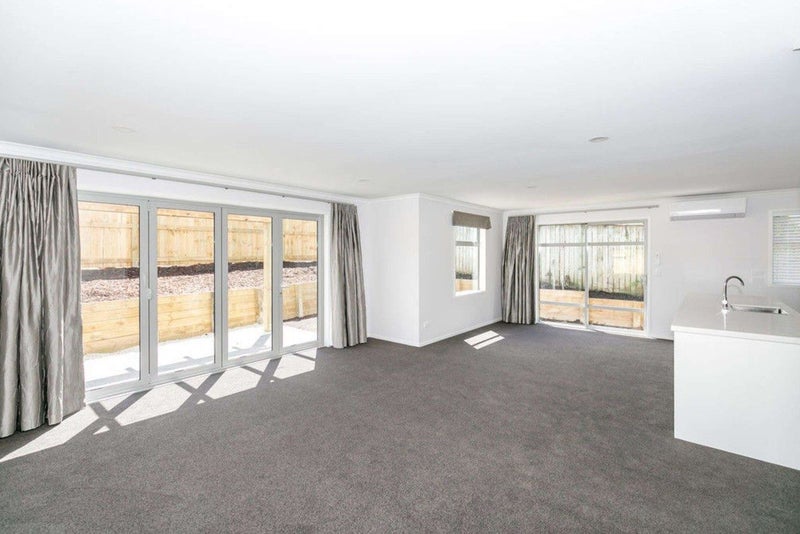 3/1 Hibiscus Avenue, Hamilton Lake, Hamilton - Carousel 2