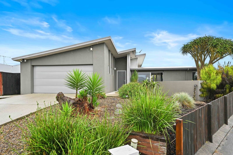 12 Cumbria Way, Hamilton East, Hamilton - Carousel 1