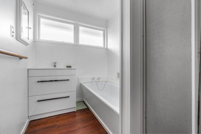 1/43 Northcote Road, Hillcrest, Auckland - Carousel 11