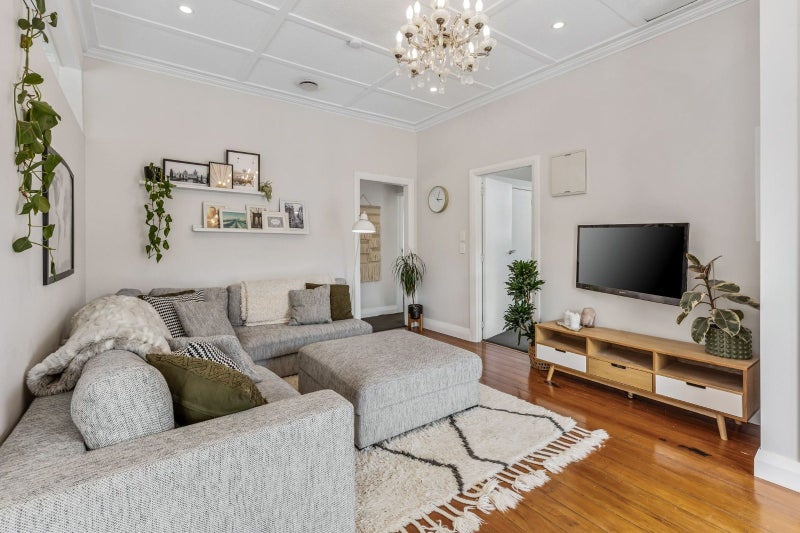 2/221 Onewa Road, Birkenhead, Auckland - Carousel 1