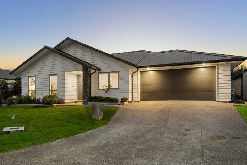 17 Magnolia Lane, Helensville - Carousel 1