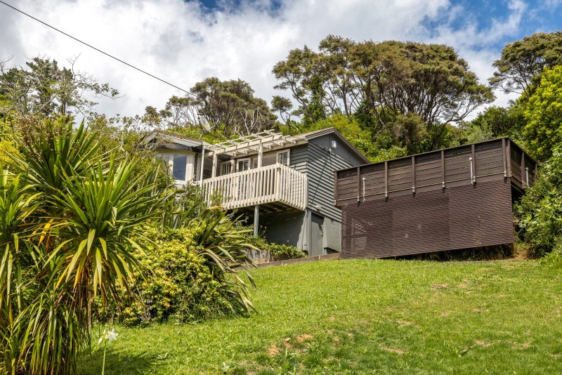 1 Wilma Road, Ostend, Waiheke Island - Carousel 1