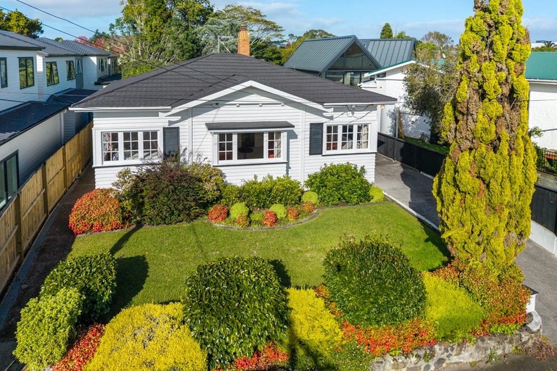 1 Manor Place, Point Chevalier, Auckland - Carousel 2