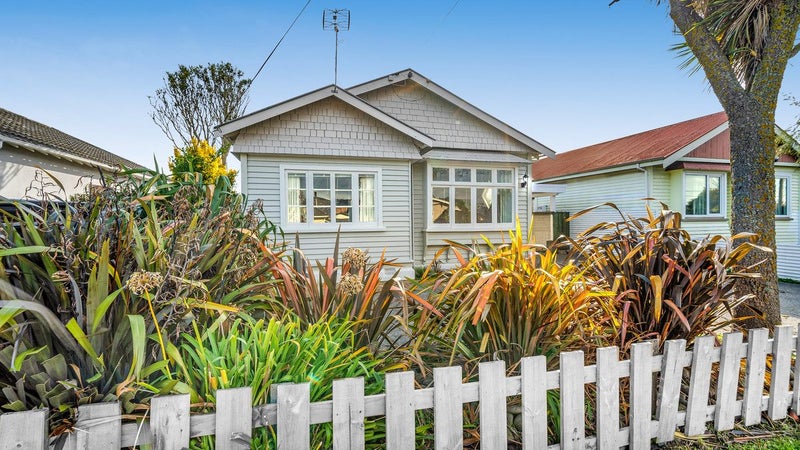 25 Dunn Street, Somerfield, Christchurch - Carousel 21