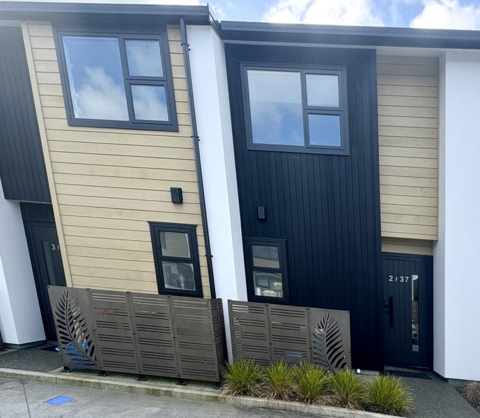 2/37 Sladden Street, Naenae, Lower Hutt - Carousel 1