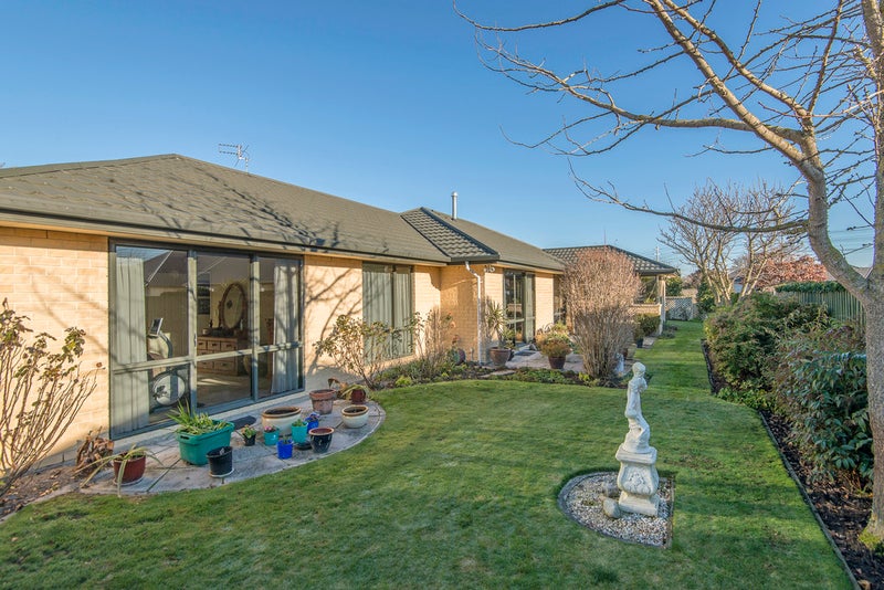16 Avon Gate, Russley, Christchurch - Carousel 1