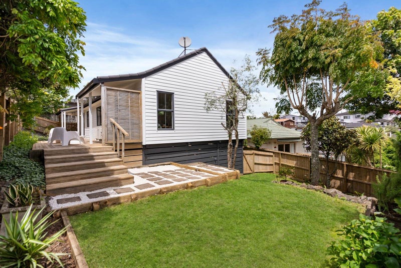 898A East Coast Road, Northcross, Auckland - Carousel 2