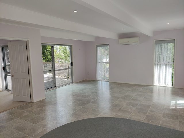 60 Lewisham Street, Highland Park, Auckland - Carousel 2