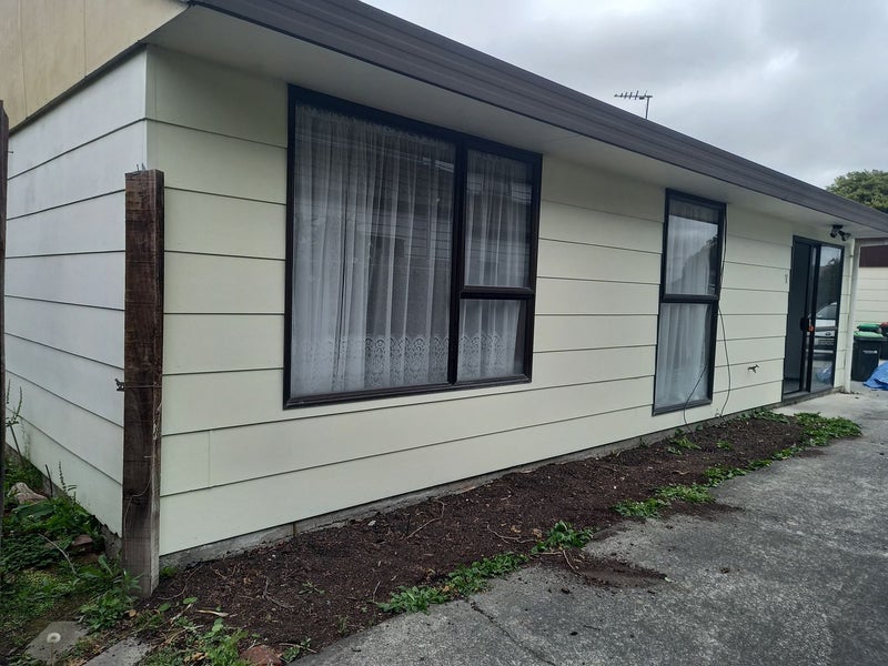 2/9 Defoe Place, Waltham, Christchurch - Carousel 24