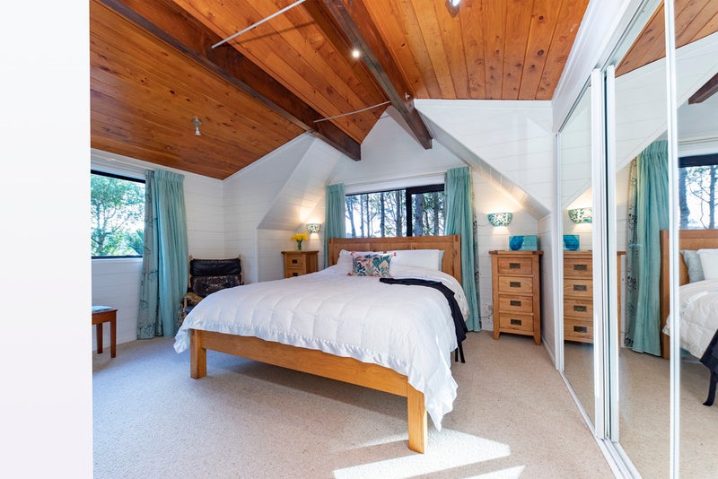 17 Tane Road, Laingholm, Auckland - Carousel 26