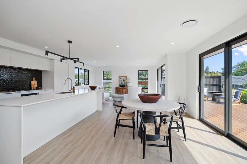 28 Sycamore Grove, Lower Vogeltown, New Plymouth - Carousel 2