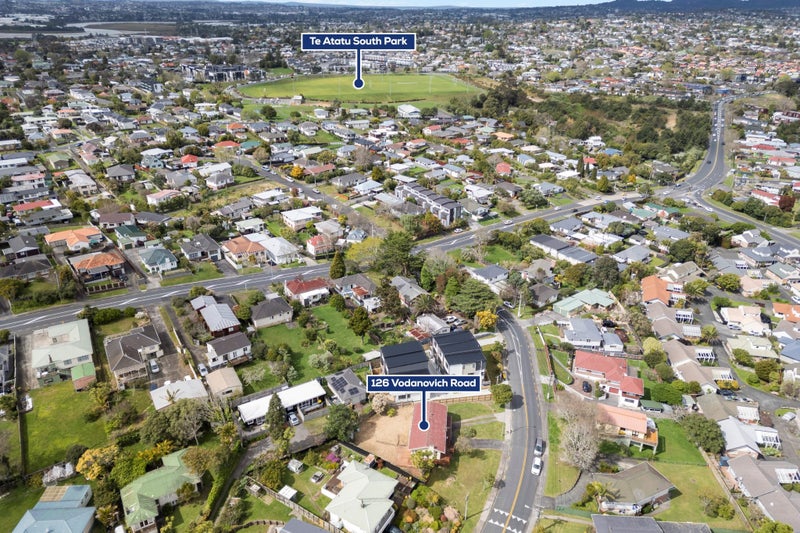 126 Vodanovich Road, Te Atatu South, Auckland - Carousel 14