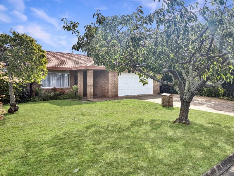 4 Knightsbridge Place, Taradale, Napier - Carousel 2