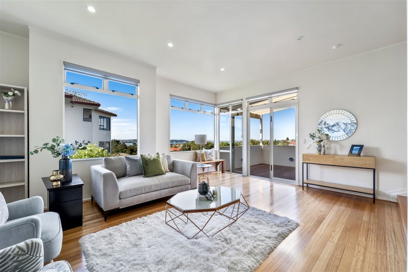 19 Bernleigh Terrace, West Harbour, Auckland - Carousel 2