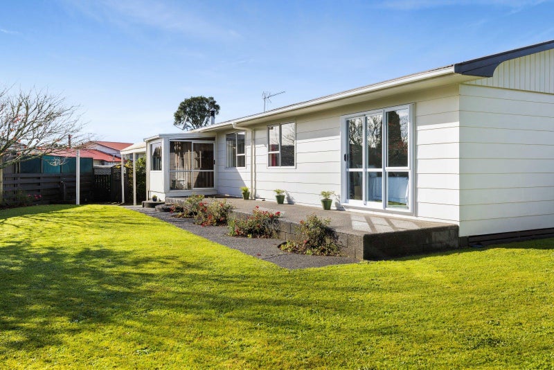 21A Oberon Street, Stratford - Carousel 2