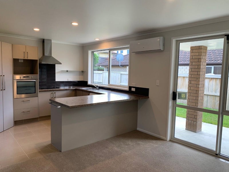 21 Annandale Drive, Pyes Pa, Tauranga - Carousel 2