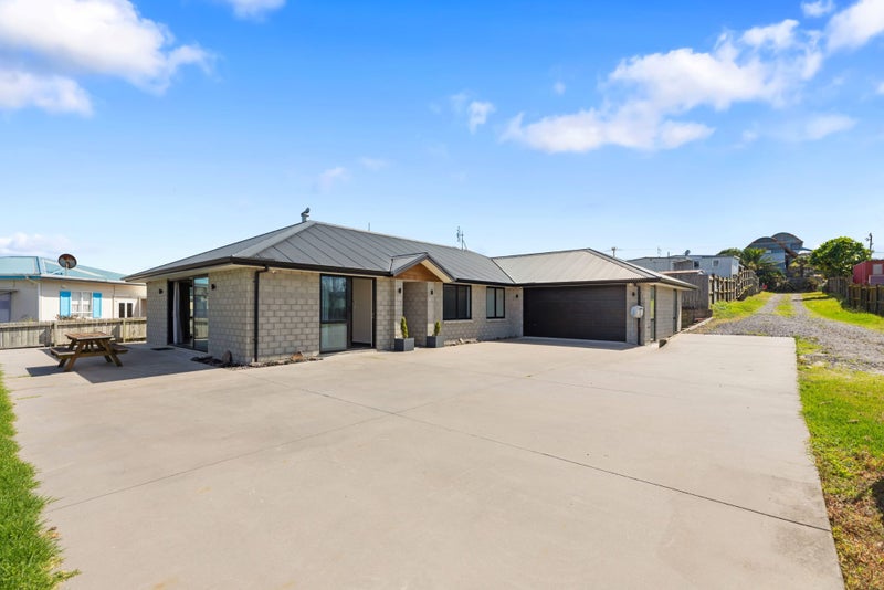 434 Pukehina Parade, Te Puke - Carousel 2