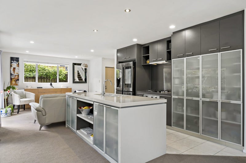 17 Romola Street, Glendowie, Auckland - Carousel 2