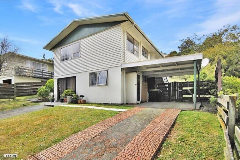 79 Stewart Drive, Newlands, Wellington - Carousel 2