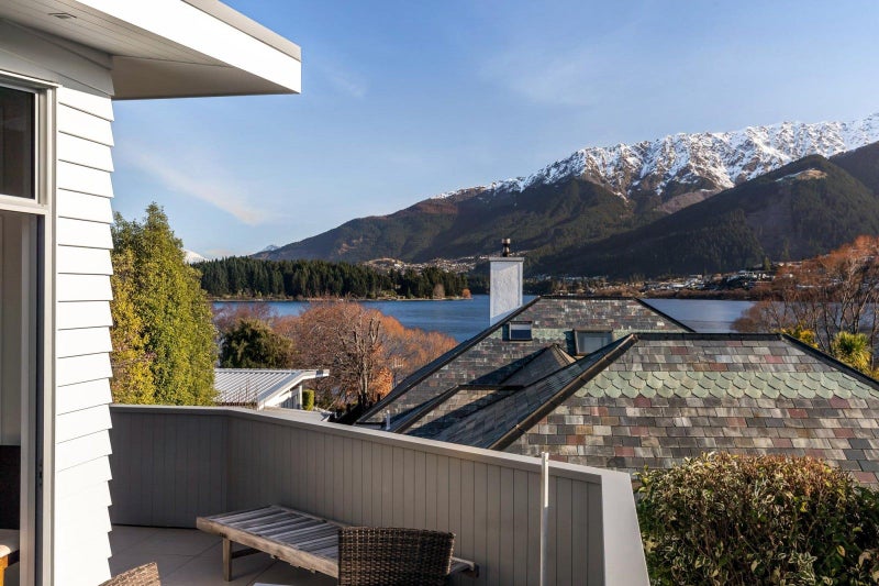 37A Bay View Road, Kelvin Heights, Queenstown - Carousel 2