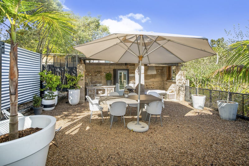 6 Karaka Road, Oneroa, Waiheke Island - Carousel 2