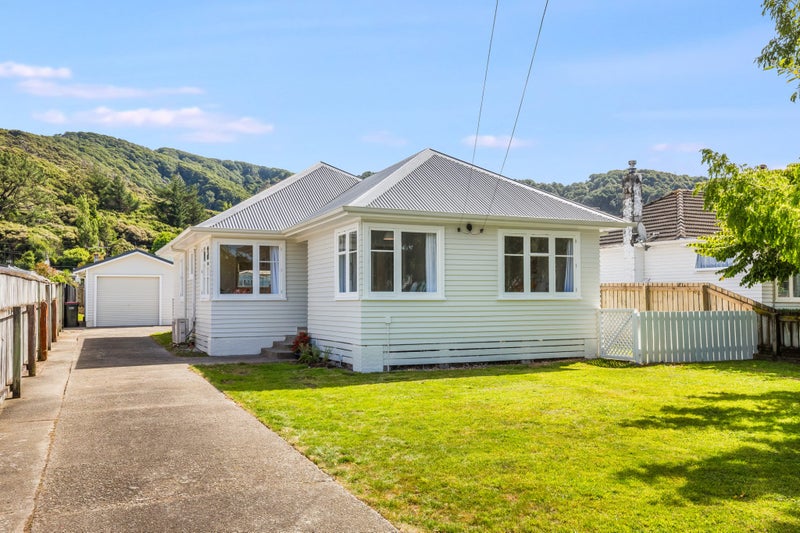 15 Totara St , Wainuiomata, WAINUIOMATA - Carousel 1