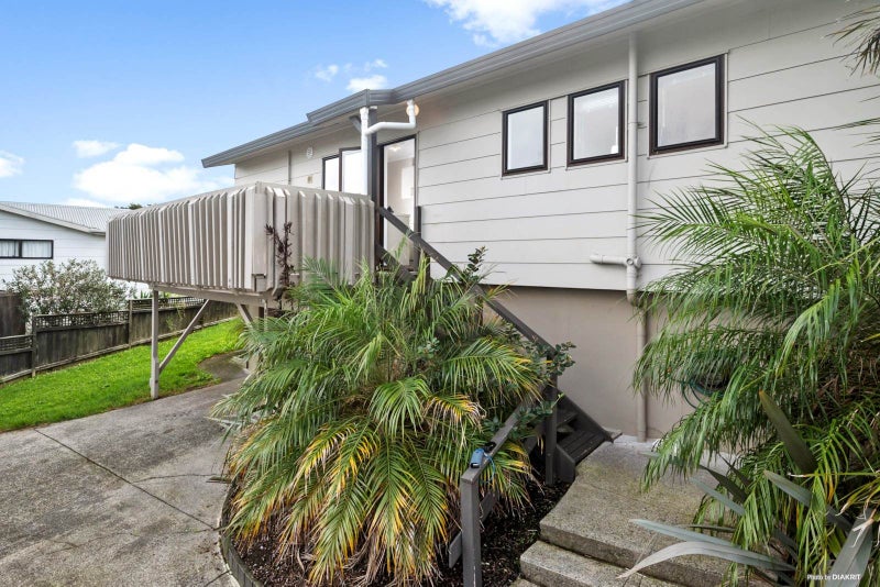 2/332 Whangaparaoa Road, Stanmore Bay, Whangaparaoa - Carousel 2