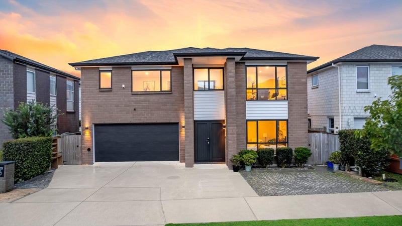 19 Carrickdawson Drive, Flat Bush, Auckland - Carousel 1