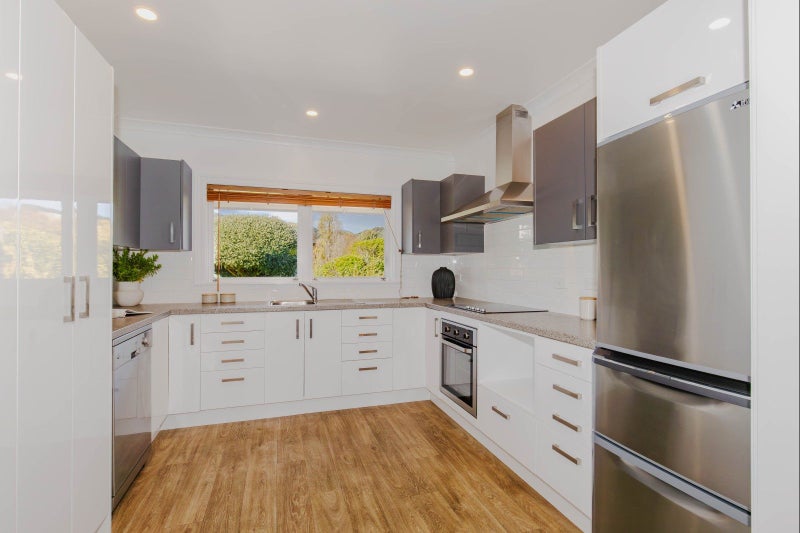 3/6 Grove Street, The Wood, Nelson - Carousel 2