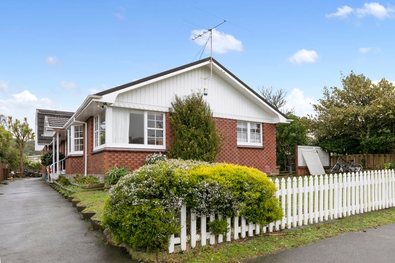 19 Cedar Street, Maungaraki, Lower Hutt - Carousel 1
