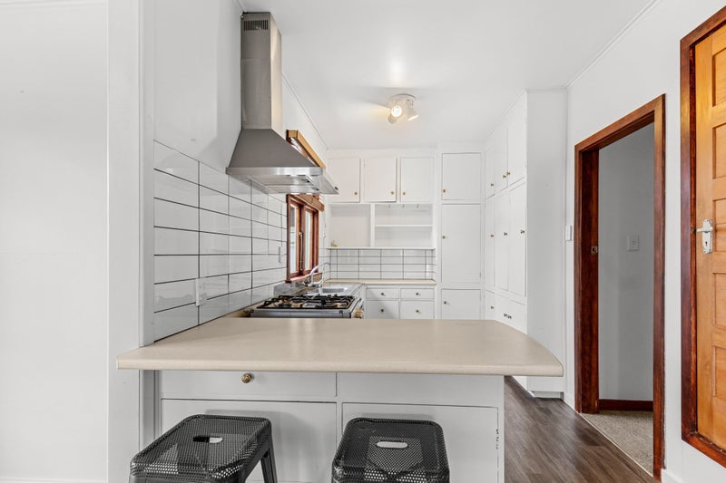 141 Seaview Road, Westown, New Plymouth - Carousel 2