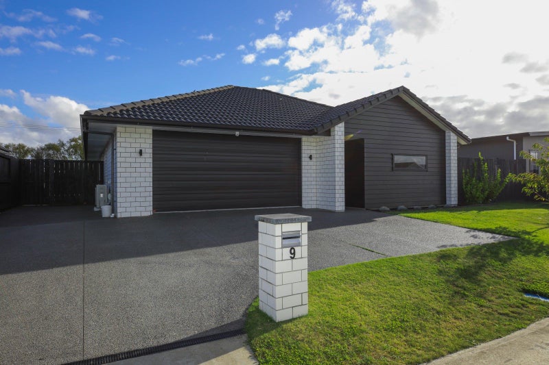 9 Rangawhenua Street, Hamilton - Carousel 2