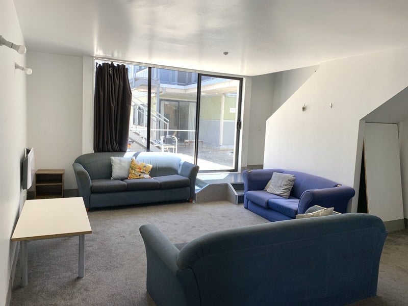 4/3 King Street, Mount Cook, Wellington - Carousel 2