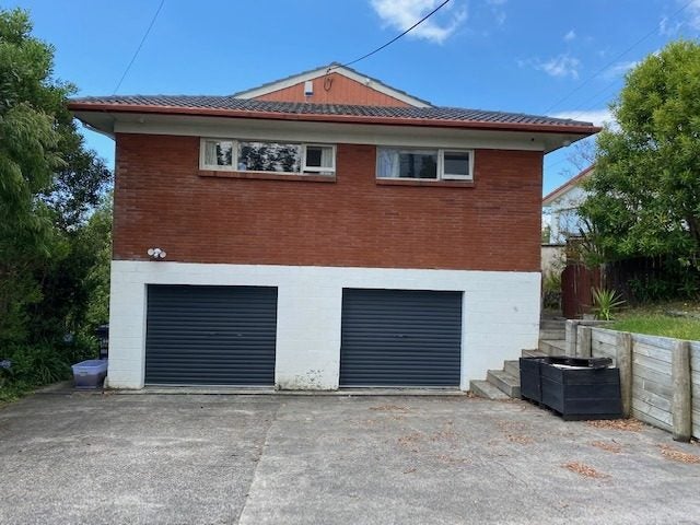 679 East Coast Road, Browns Bay, Auckland - Carousel 1