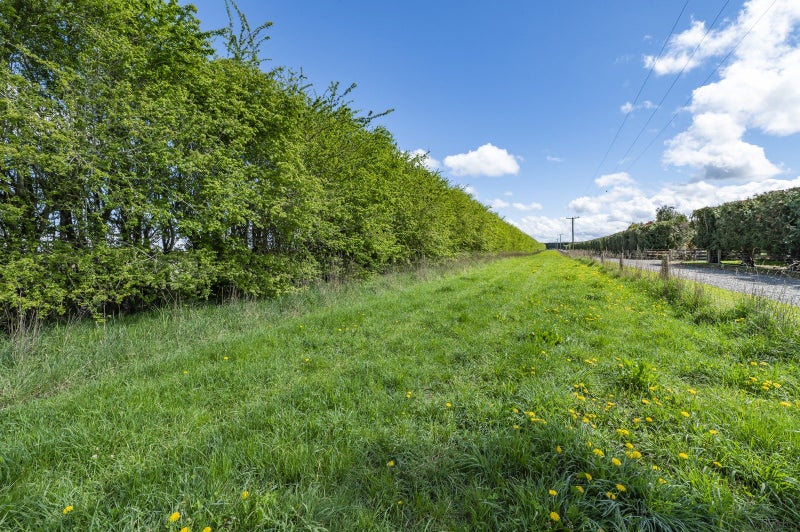 78 Howsons Road, Cust - Carousel 7