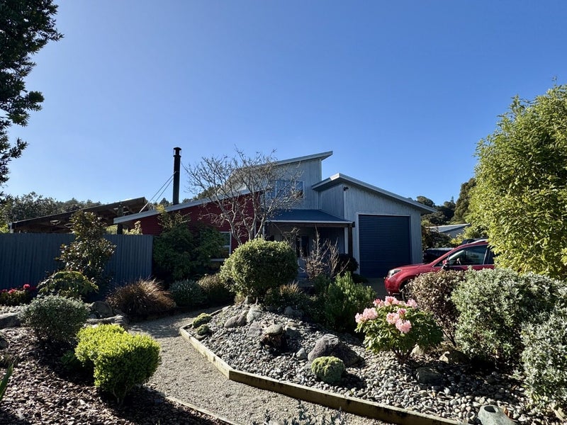 14 Butlers Road, Hokitika - Carousel 1