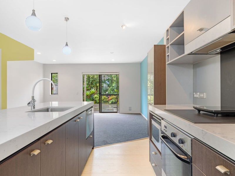 17/21 Hunters Park Drive, Three Kings, Auckland - Carousel 2