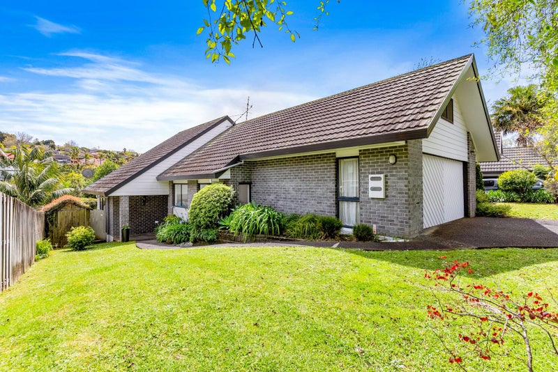 27 Bayside Drive, Browns Bay, Auckland - Carousel 2