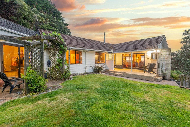 104 Airlie Road, Plimmerton, Porirua - Carousel 2