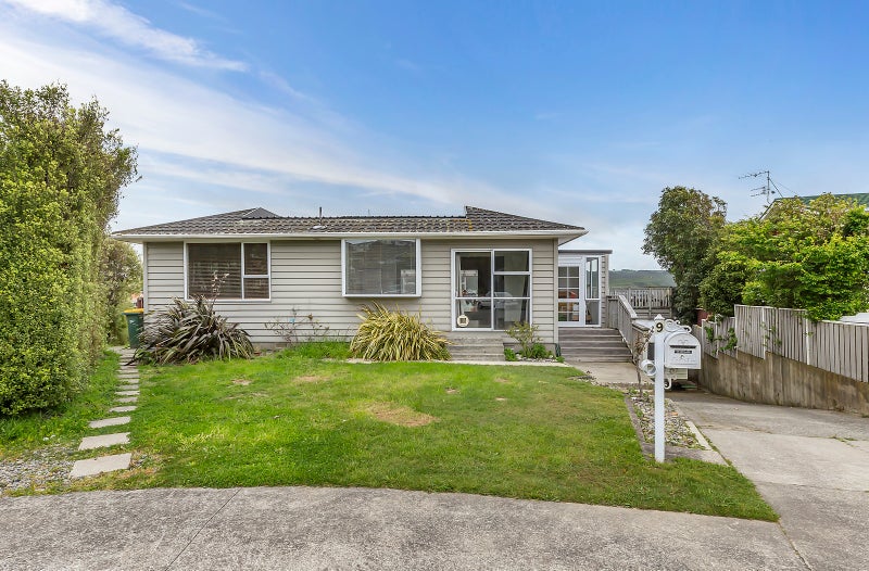 9 Ayr Place, Papakowhai, Porirua - Carousel 2