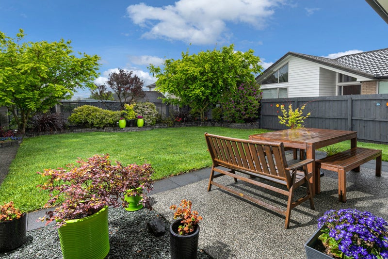 12 Huntington Park Drive, Greenhithe, Auckland - Carousel 1