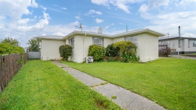 8 Burns Street, Kew, Invercargill - Carousel 1