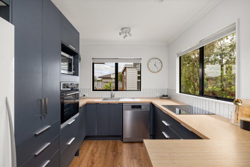 38 Lisa Place, Brookfield, Tauranga - Carousel 1