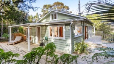 231A Huia Road, Titirangi, Auckland - Carousel 1