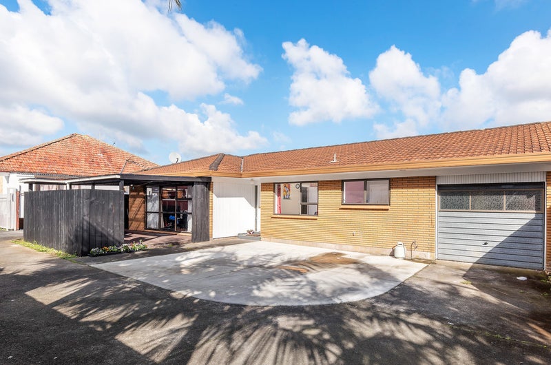 2/13 Puhinui Road, Papatoetoe, Auckland - Carousel 1