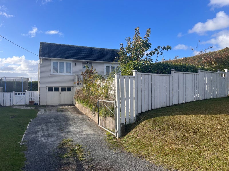 5 Cliff View Drive, Green Bay, Auckland - Carousel 9