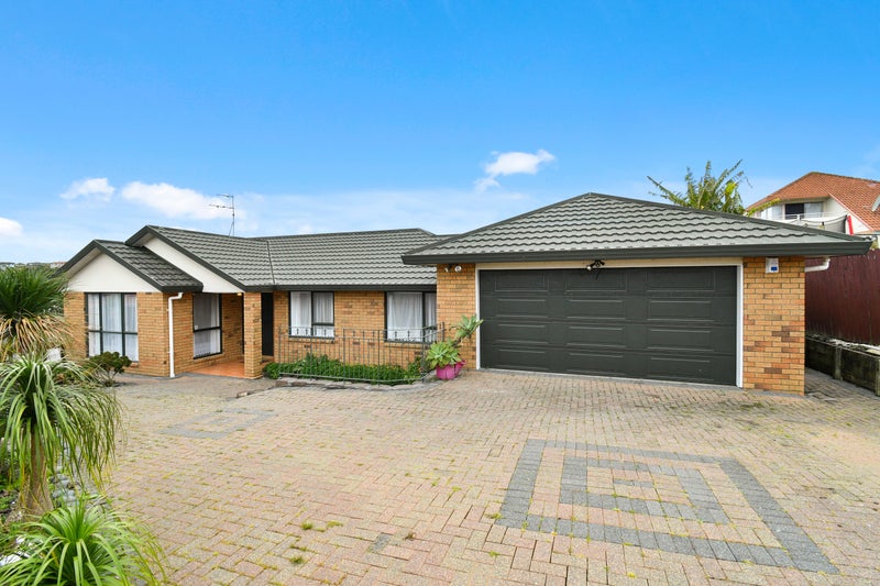 13 Pelargonium Terrace, Goodwood Heights, Auckland - Carousel 1