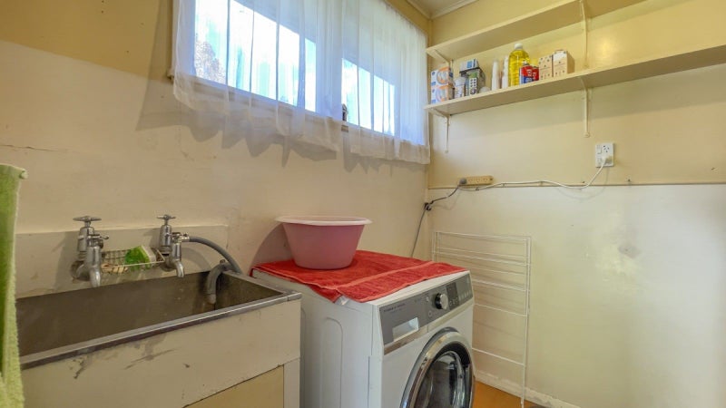 606 State Highway 27, Tirau - Carousel 16